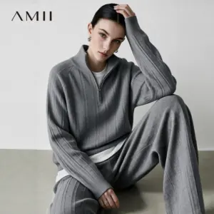סוודר נשים של Amii עם צווארון חצי רוכסן, בסגנון מינימליסטי, קז'ואל, סרוג, צמוד, חורף 2026, אופנת נשים, סוודרים 12623095